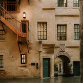 Riddle's Court