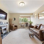 Kelvin Court Apartment